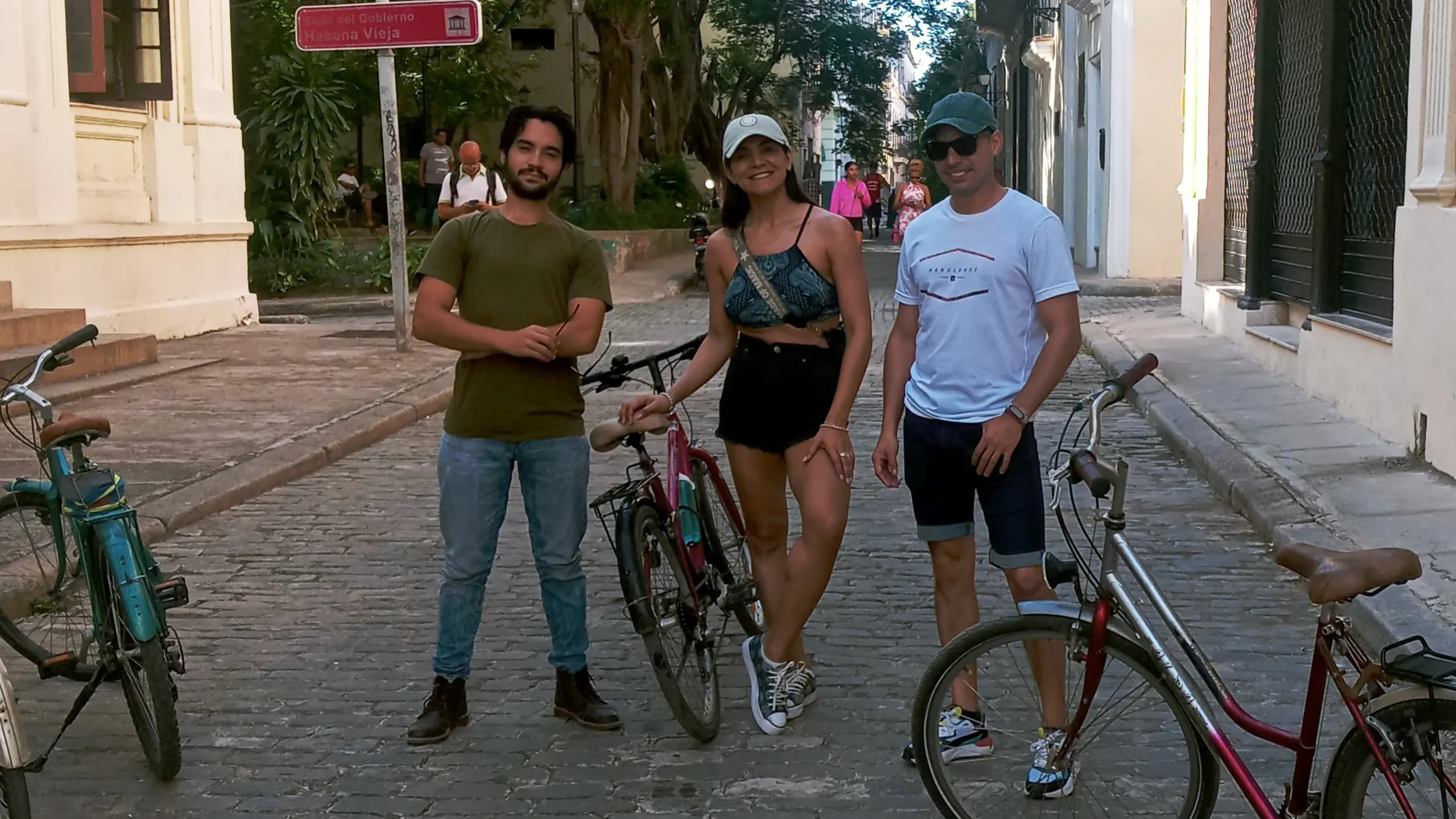 Eliezer Prieto CV online tour en bicicleta por La Habana