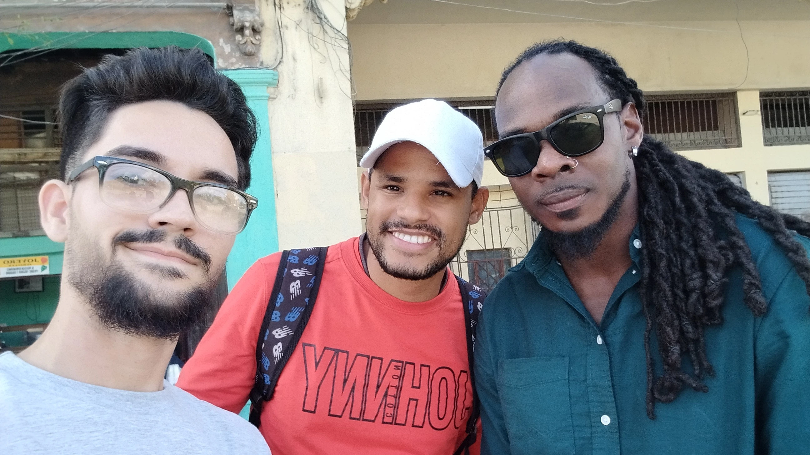 Perfil profesional de Eliezer Prieto tour sobre religión yoruba